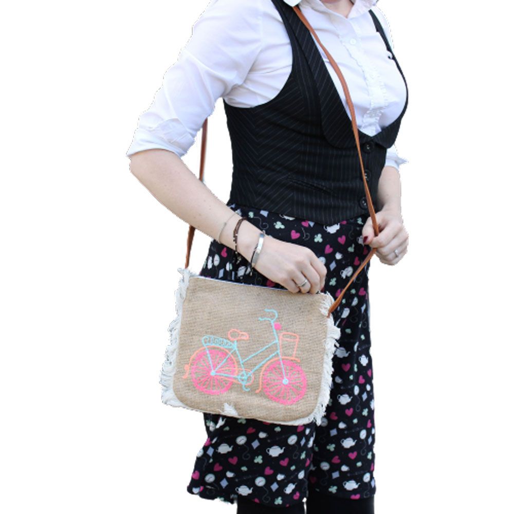 Fab Fringe Bag mit Bicycle -Stickerei und Fransen-Design