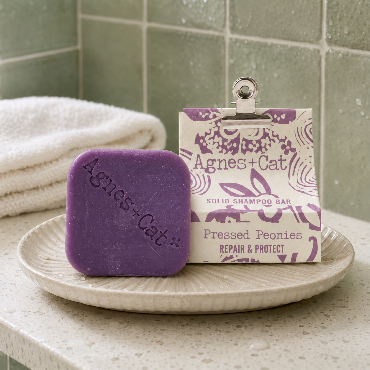 Agnes + Cat Festes Shampoo mit gepressten Pfingstrosen