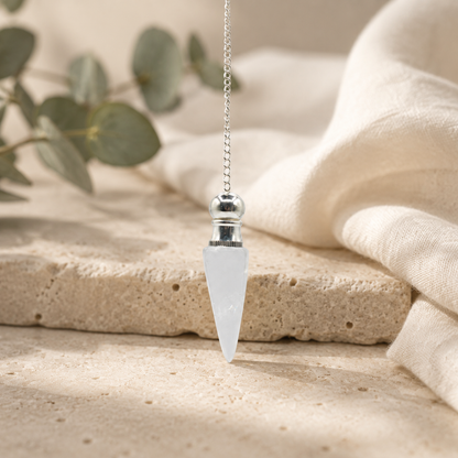 Pendulum aus klarem Bergkristall mit Geheimfach