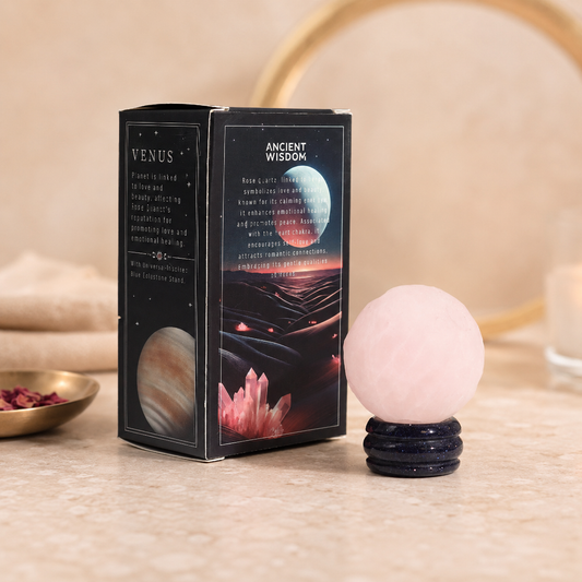 Rosenquarz-Planet auf einem Sola-Goldstein-Ständer - Venus