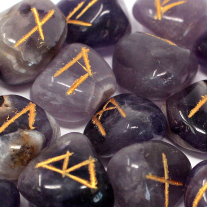 Indian Runes Set mit 25 Amethyst-Runensteine
