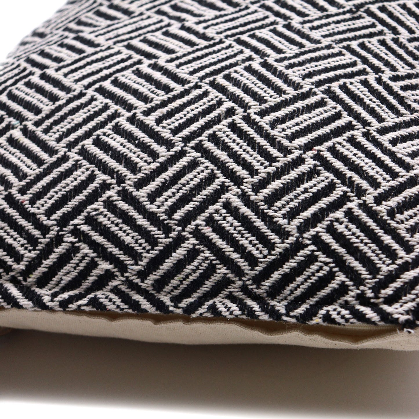 Kissenbezug - Criss-Cross Black - 40x40cm