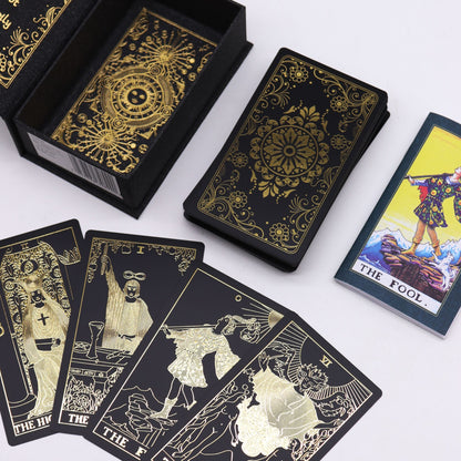 Luxuriöses Tarot-Set mit Goldfolie und Begleitbuch