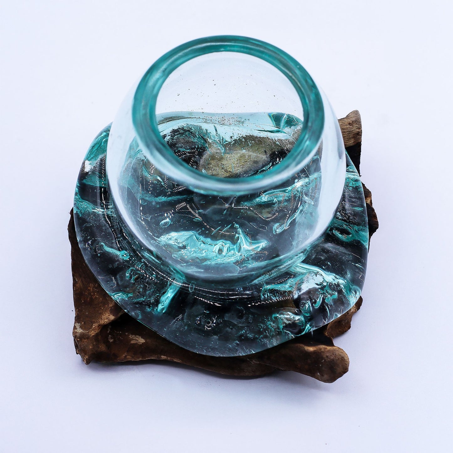 Molten Glass Mini Glasschale auf Holz mit elegantem Design