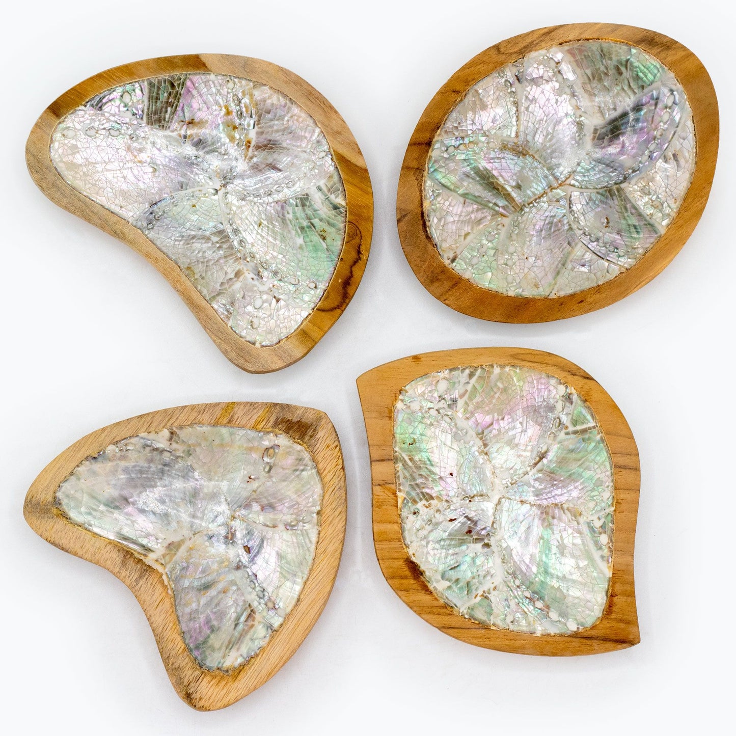 Set aus 4 Teakholz-Schalen mit Muscheldekor