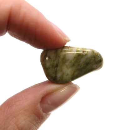 24 kleine afrikanische Trommelsteine aus Epidote Snowflake