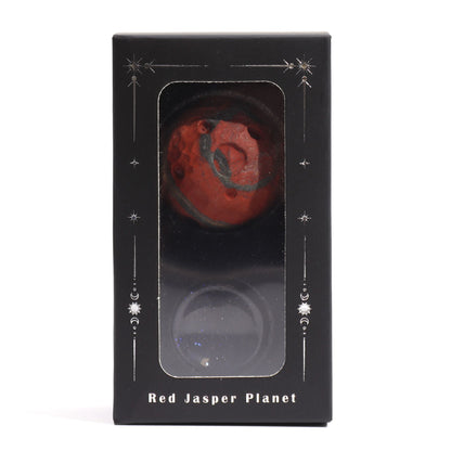 Roter Jaspis Planet auf einem Sola Goldstone Ständer - Mars