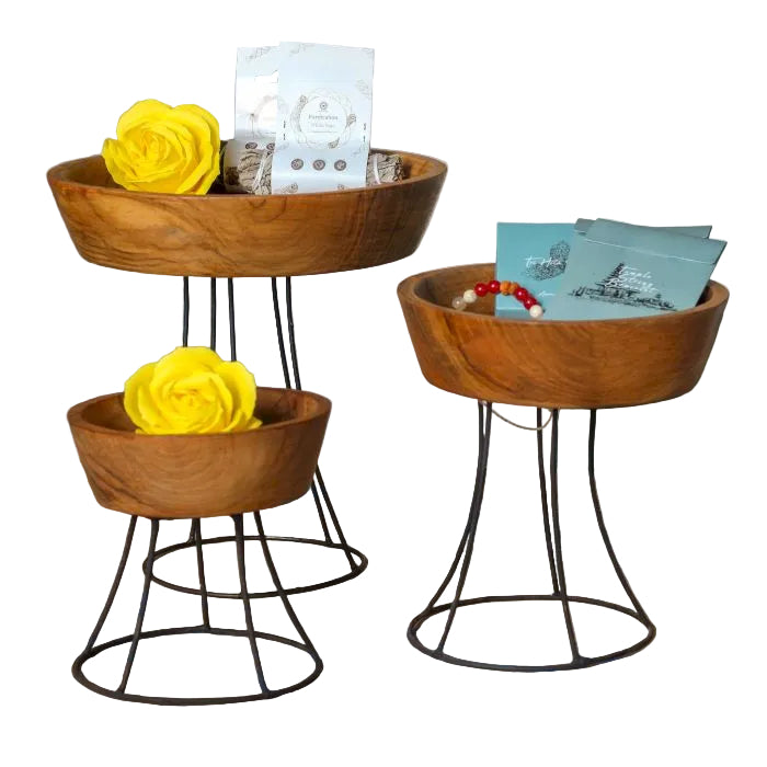 Set aus 3 erhöhten Teakholzschalen