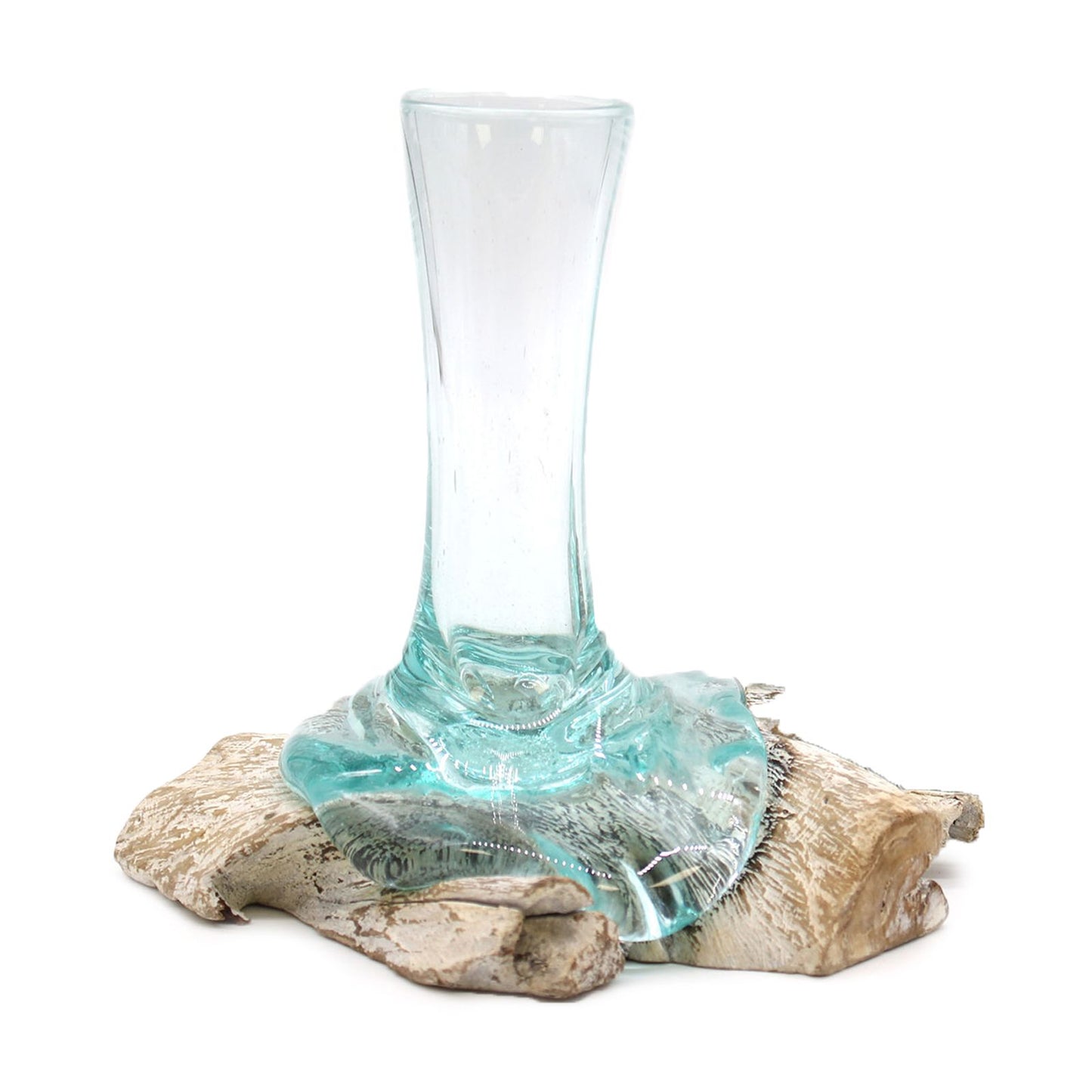 Vase aus geschmolzenem Glas auf weiß getünchtem Gamal-Holz