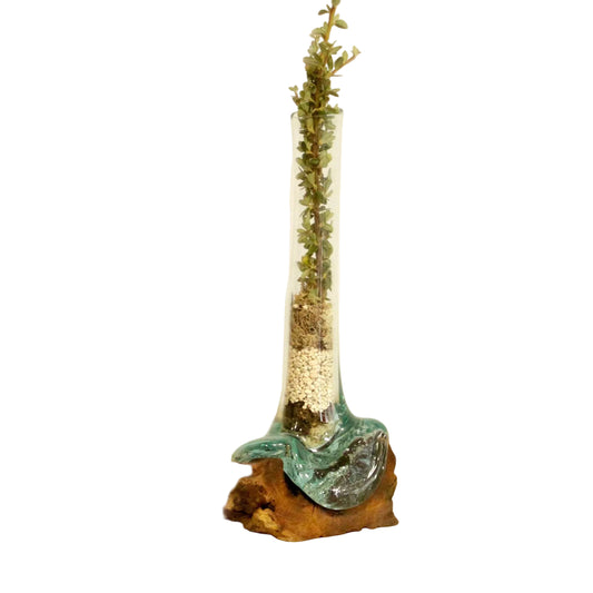 Molten Glass on Wood Vase – Glas auf Holz mit rustikalem Design