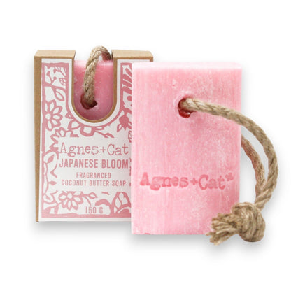 Handgemachte Japanese Bloom Seife an der Kordel mit floralem Duft