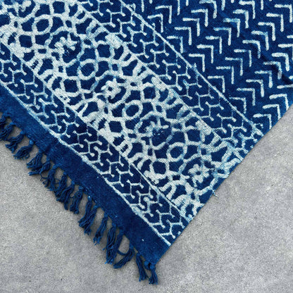 Handgefertigte Indigo-Decke - 170x120cm - Seedha Arrows