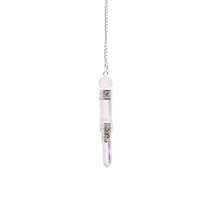 Pendulum aus klarem Bergkristall mit silberfarbenen Details