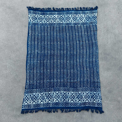 Handgefertigte Indigo-Decke - 170x120cm - Seedha Arrows