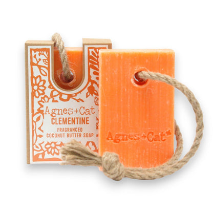 Handgemachte Seife mit Clementine an der Kordel frischer Zitrusduft