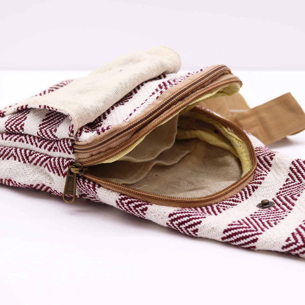 Crossbody Bag aus Baumwolle - Burgund & Weiß