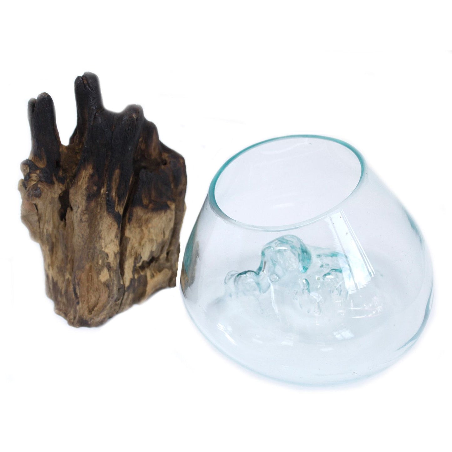 Große Schale aus geschmolzenem Glas auf Gamal-Holz